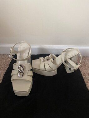 NEW WITHOUT TAG ZARA PLATFORM HEEL IVORY SIZE EU 40 US 9